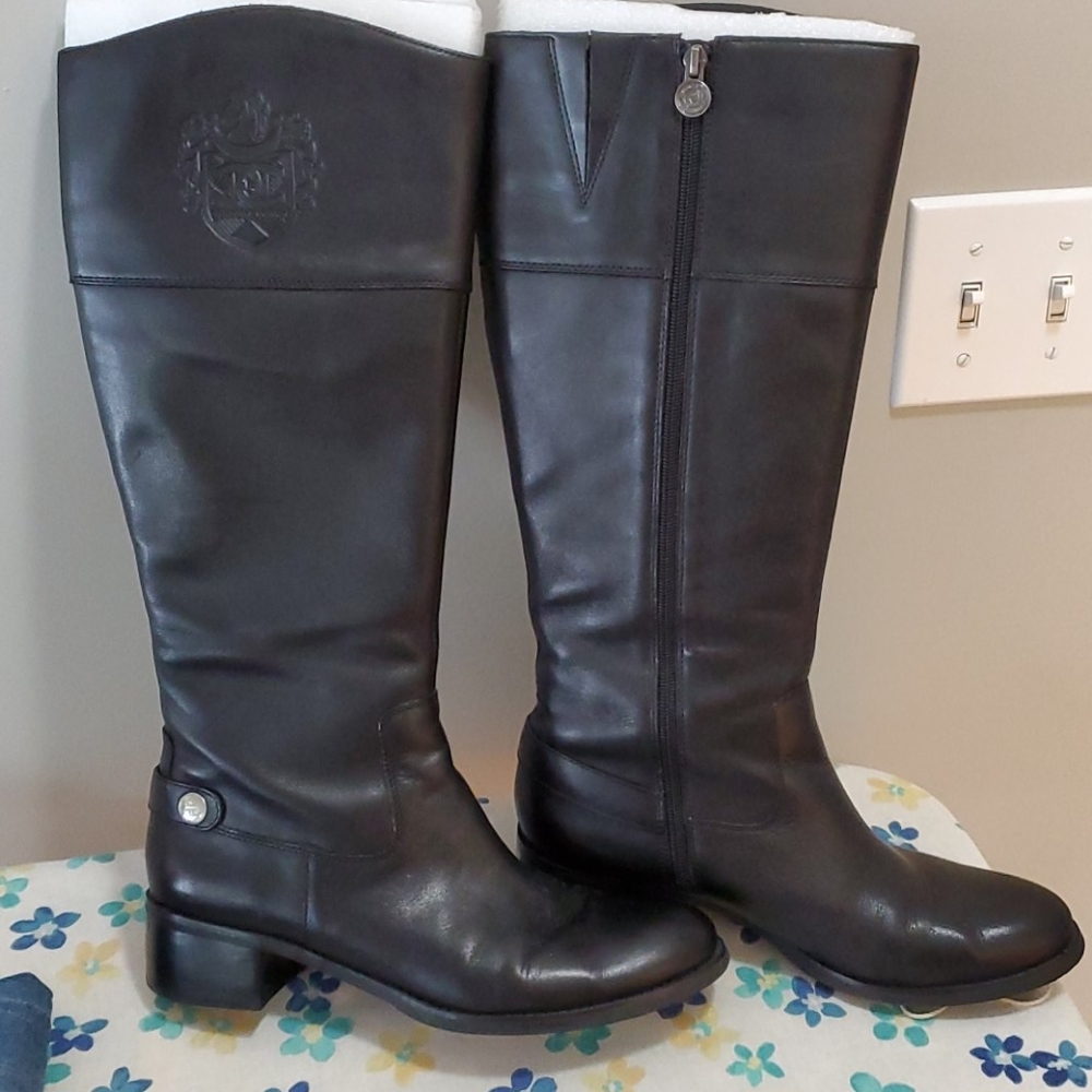 Black boots